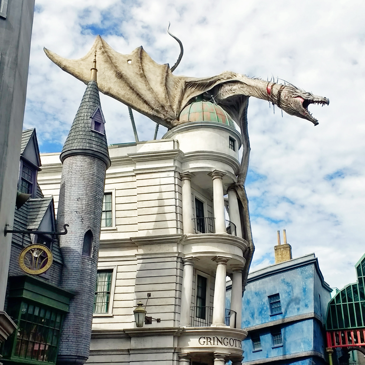 Is Escape From Gringotts Scary? A Guide for Nervous Riders